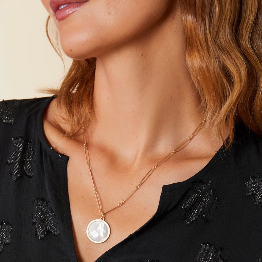 Spartina 449 Franklin Necklace 24" Mother-of-Pearl